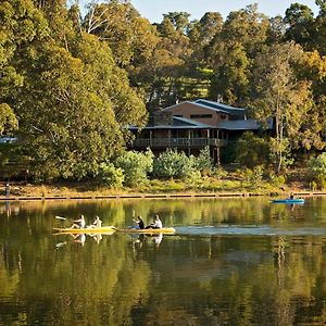 Evedon Lakeside Retreat Hotell Burekup Exterior photo