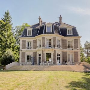 Chateau D'Avesnes - Le Castelet Hotell Exterior photo