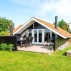 Premium Holiday Home In Jutland With Beach Nearby Hejls Exterior photo