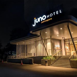 Juno Jatinegara Jakarta Hotell Exterior photo