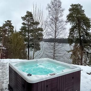 Relaxing Lake Oasis With Jacuzzi - Amazing View & Private Pier Villa Stockholm Exterior photo