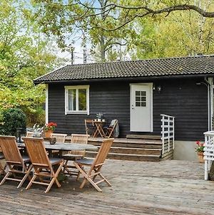 Modern Cottage With Sunny Terrace Stockholm Exterior photo
