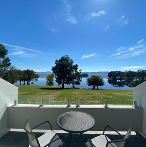 Horizons 414 - Lake Jindabyne Waterfront Villa Exterior photo