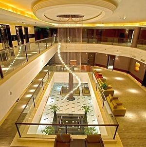 City Seasons Hotel Al Ain Exterior photo