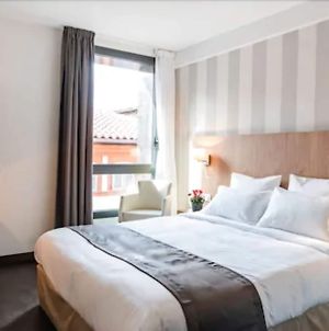 Hotel Le Pere Leon Toulouse Room photo