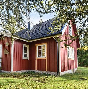 Beautiful Home In Jakobsbyn With Sauna, 3 Bedrooms And Wifi Mellerud Exterior photo
