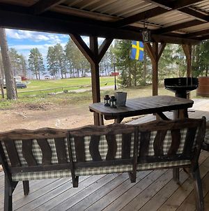 Authentic Dalarna Cottage Right By The Lake Vamhus Exterior photo