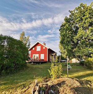 Lerviken Cottage In The Woods Near Lake Laxå Exterior photo
