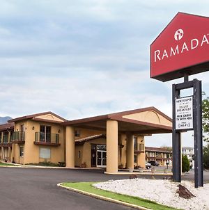 Ramada By Wyndham Flagstaff East Hotell Exterior photo
