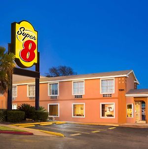 Super 8 By Wyndham Austin Downtown/Capitol Area Motell Exterior photo