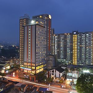 Harris Hotel & Conventions Ciumbuleuit - Bandung Exterior photo