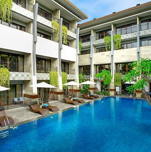 Solia Legian Bali Hotell Exterior photo
