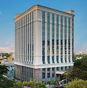 Ramada Plaza By Wyndham Chennai Hotell Exterior photo