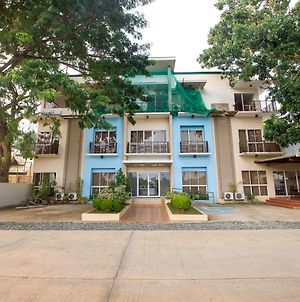 Oyo 402 Royale Parc Hotel Puerto Princesa Exterior photo