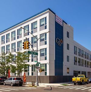 Glo Best Western Brooklyn Nyc Hotell New York Exterior photo