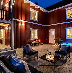 Charming Villa At Askersund Golf Resort Åmmeberg Exterior photo
