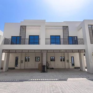 Sea Side Luxurious 3 Bedroom Villa -Prime Location Fujairah Exterior photo