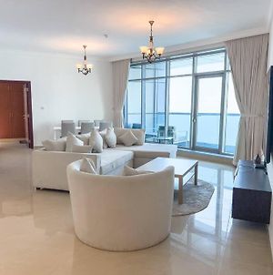 Amazing Sea View Luxury 2Bhk /37 Floor/ Pool Lägenhet Ajman Exterior photo