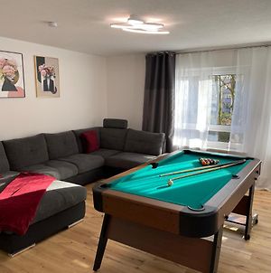Exklusive 3 Zimmer Wohnung 90qm Küche, Balkon, Billardtisch, Garage, Badewanne, Smart TV Ulm Exterior photo