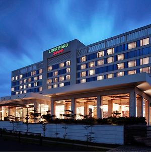 Courtyard By Marriott Pune Chakan Hotell Exterior photo