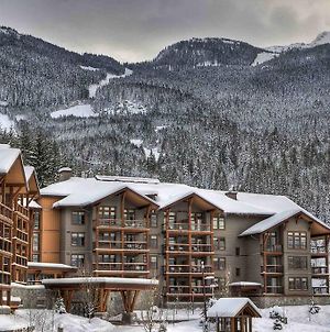 Lodging Ovations Hotell Whistler Exterior photo