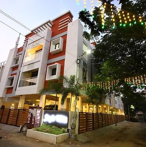 Sreedevi Residency Lägenhet Chennai Exterior photo