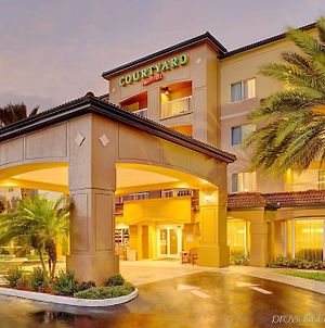 Courtyard West Palm Beach Airport Hotell Exterior photo