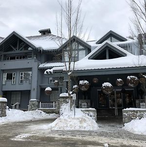 Glacier Lodge Whistler Exterior photo