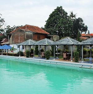 Garden Hostel Bandung Exterior photo