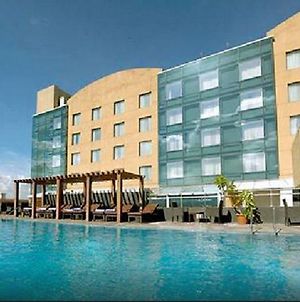 Royal Orchid Central, Pune Hotell Exterior photo