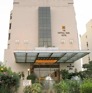The Central Park Hotell Pune Exterior photo
