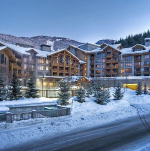 First Tracks Lodge Whistler Exterior photo