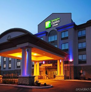 Holiday Inn Express Hotel & Suites Ottawa Airport Exterior photo