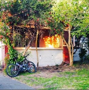 St Kilda East backpackers' hostel Melbourne Exterior photo