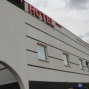 Hotel Sunny Poznań Exterior photo