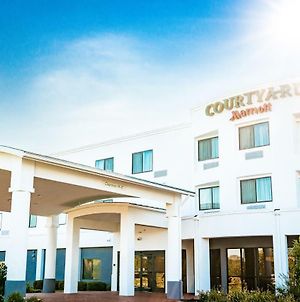 Courtyard By Marriott Kingston Hotell Exterior photo