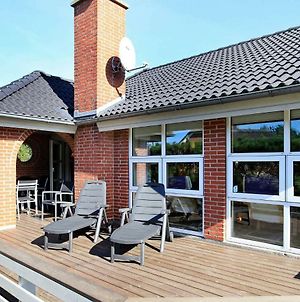 Peaceful Holiday Home In Bl Vand With Whirlpool Blåvand Exterior photo