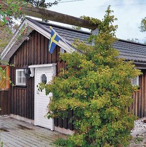 Nice Home In Lrbro With Lärbro Exterior photo