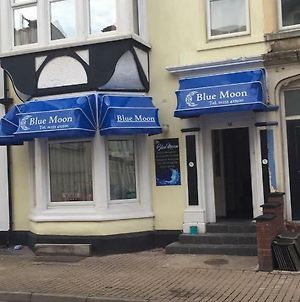 The Blue Moon Bed and Breakfast Blackpool Exterior photo