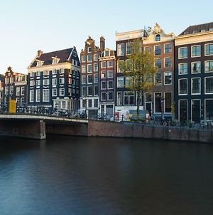 18Th Century Groundfloor Canal House With Patio/Garden Lägenhet Amsterdam Exterior photo