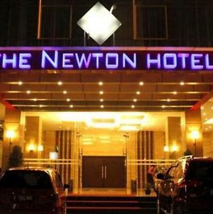 The Newton Hotel Bandung Exterior photo
