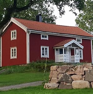 1800-tals torp i landsbygd nära till allt Villa Värnamo Exterior photo
