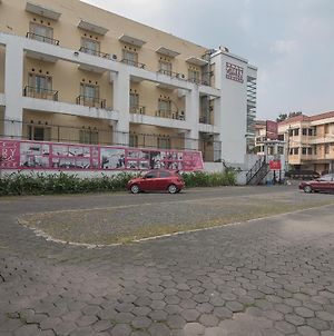 Reddoorz Plus @ Cherry Homes Bandung Exterior photo