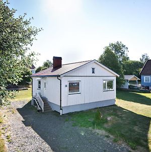 Entire Villa HomelyComfort, Laxå Exterior photo