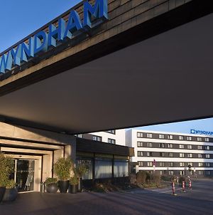 Wyndham Stuttgart Airport Messe Hotell Exterior photo
