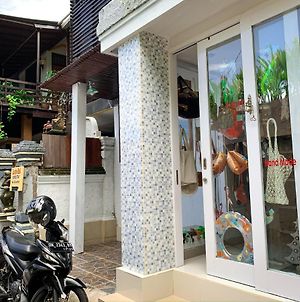 Gustav Bali Homestay&Massage Sanur Exterior photo