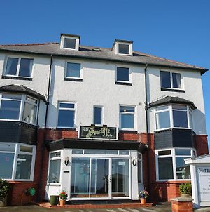 The Seacliffe - Whitby Hotell Exterior photo