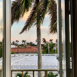 The Palm Beach Hotel Exterior photo